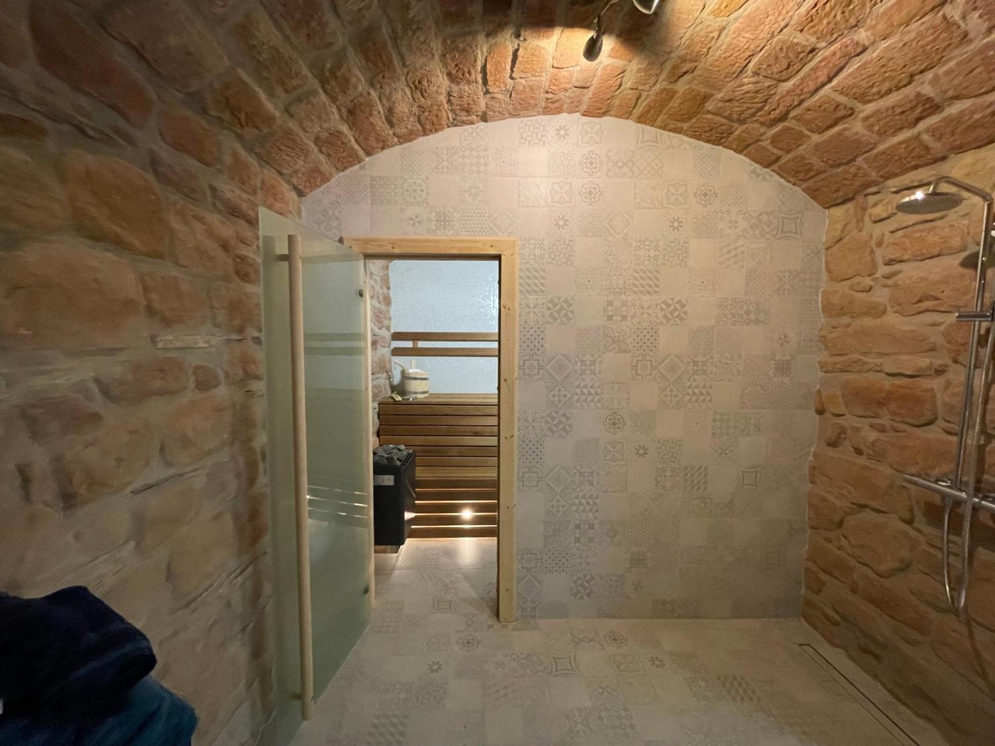 Luxurioese Ferienwohnung Mit Wellness Oase Saarburg Buitenkant foto