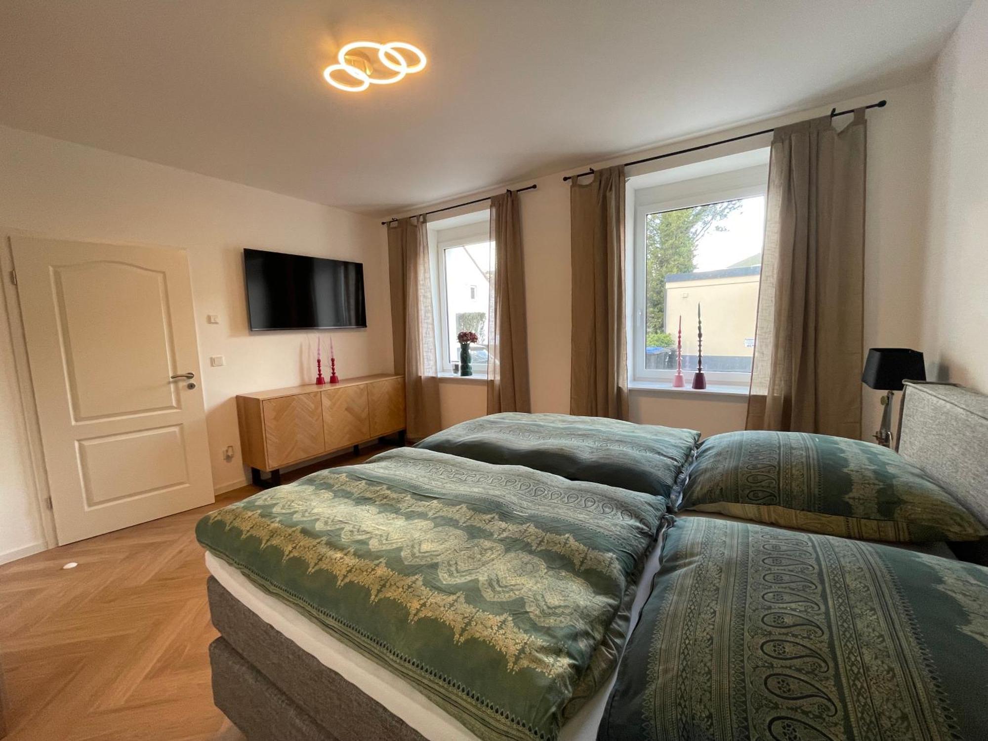 Luxurioese Ferienwohnung Mit Wellness Oase Saarburg Buitenkant foto